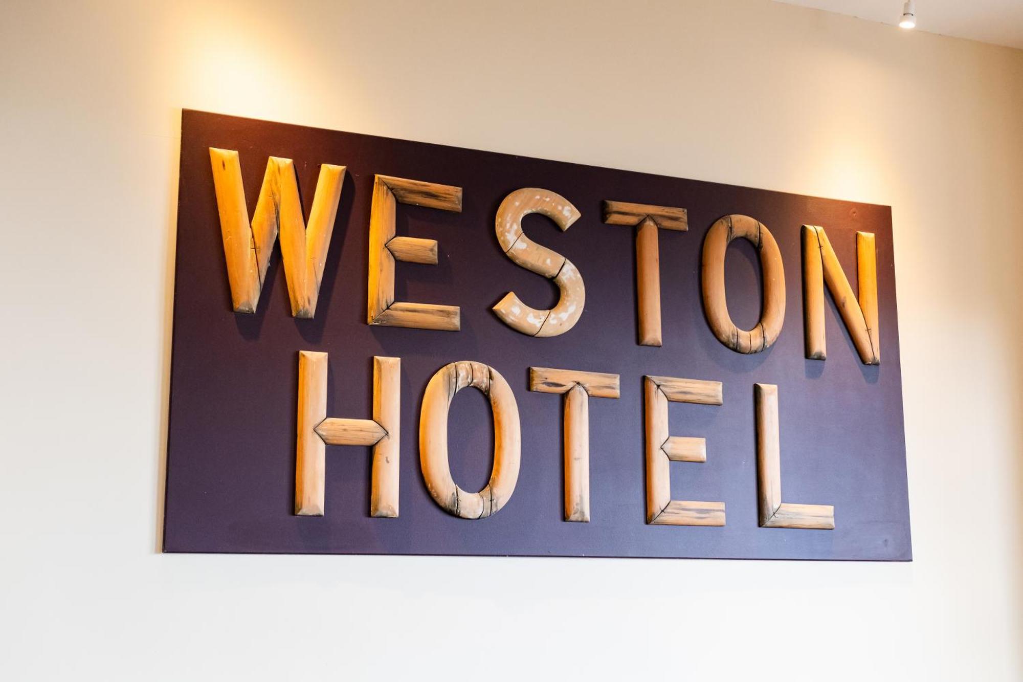 Weston 3*